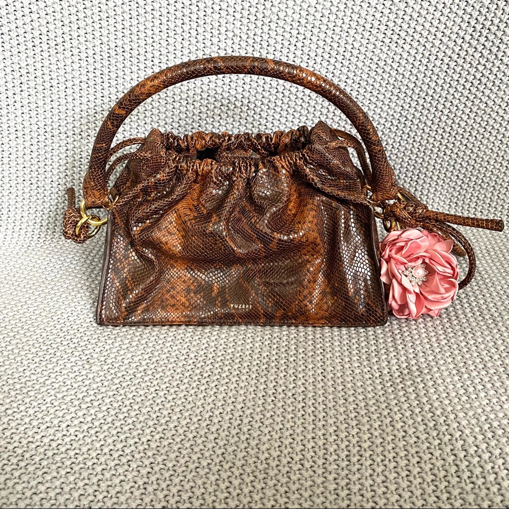 Yuzefi Snake Effect Bom Bag - Picture 4 of 14
